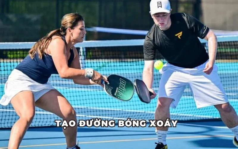 Kết hợp bóng xoáy tạo nên tình thế khó và giành lấy điểm